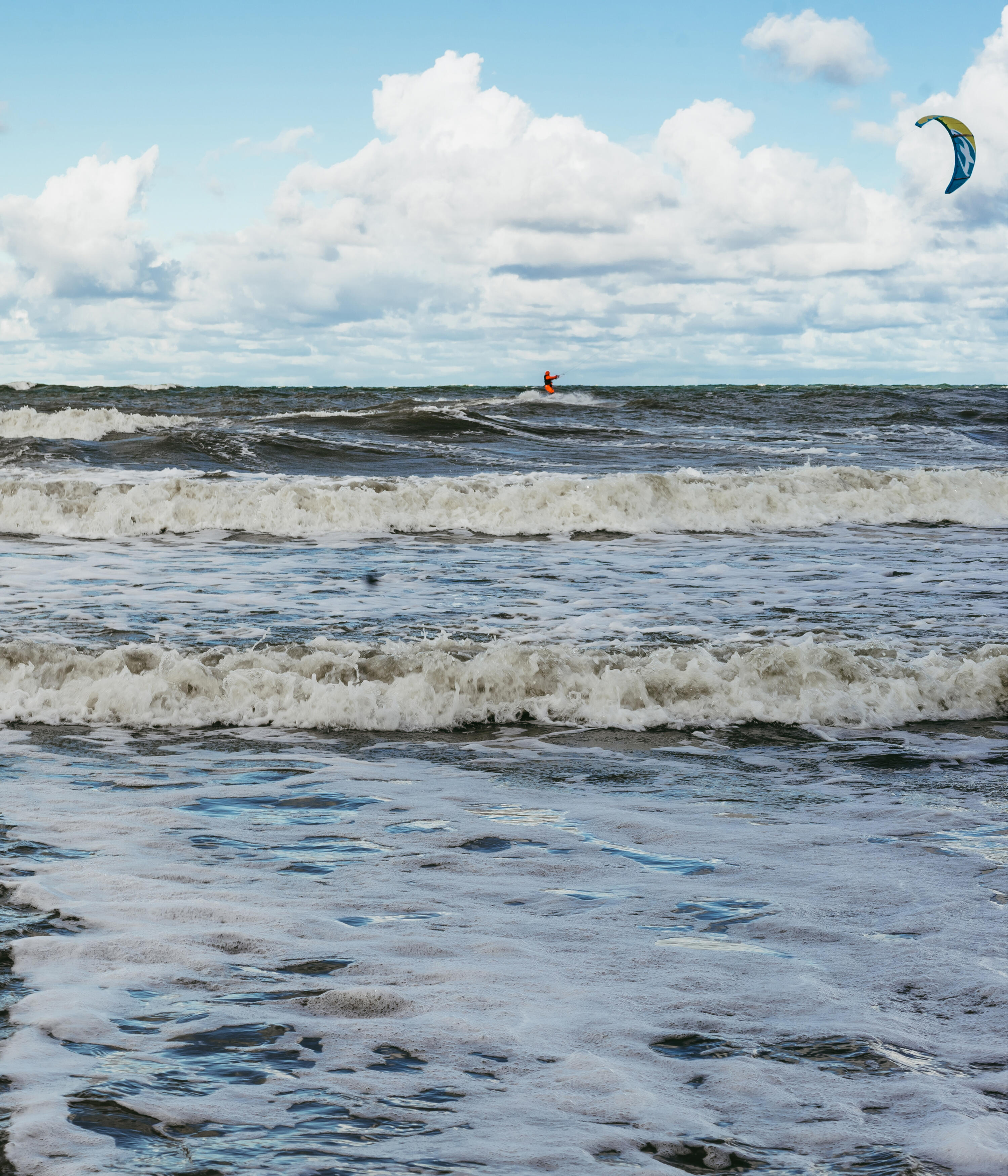 Kiting on the Cold Baltic Sea Image:Kireyonok_Yuliya@freepik.com